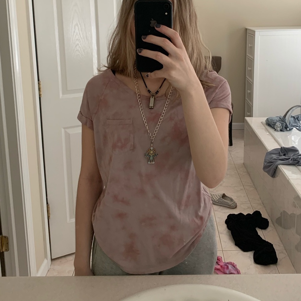 Pink marbled tee w/ pocket